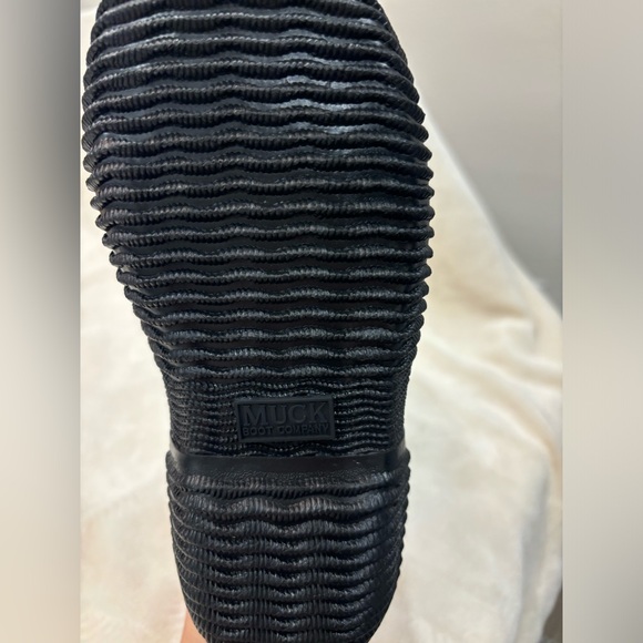 NIB The Original Much Boot Company Hale Outdoor Sport Boot. Kids Size 5. - Picture 2 of 3